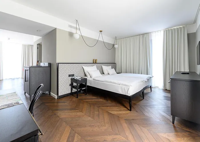 Hotel Caroline