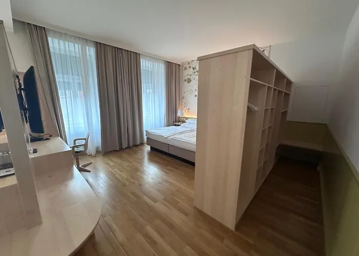 Hotel Caroline 3*